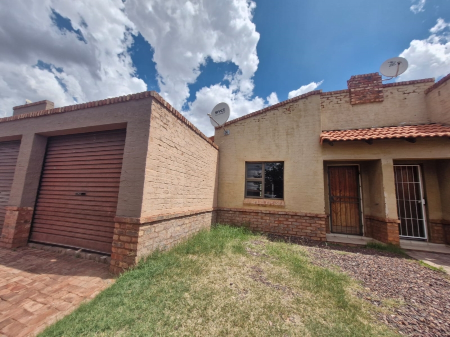To Let 2 Bedroom Property for Rent in Kathu Northern Cape